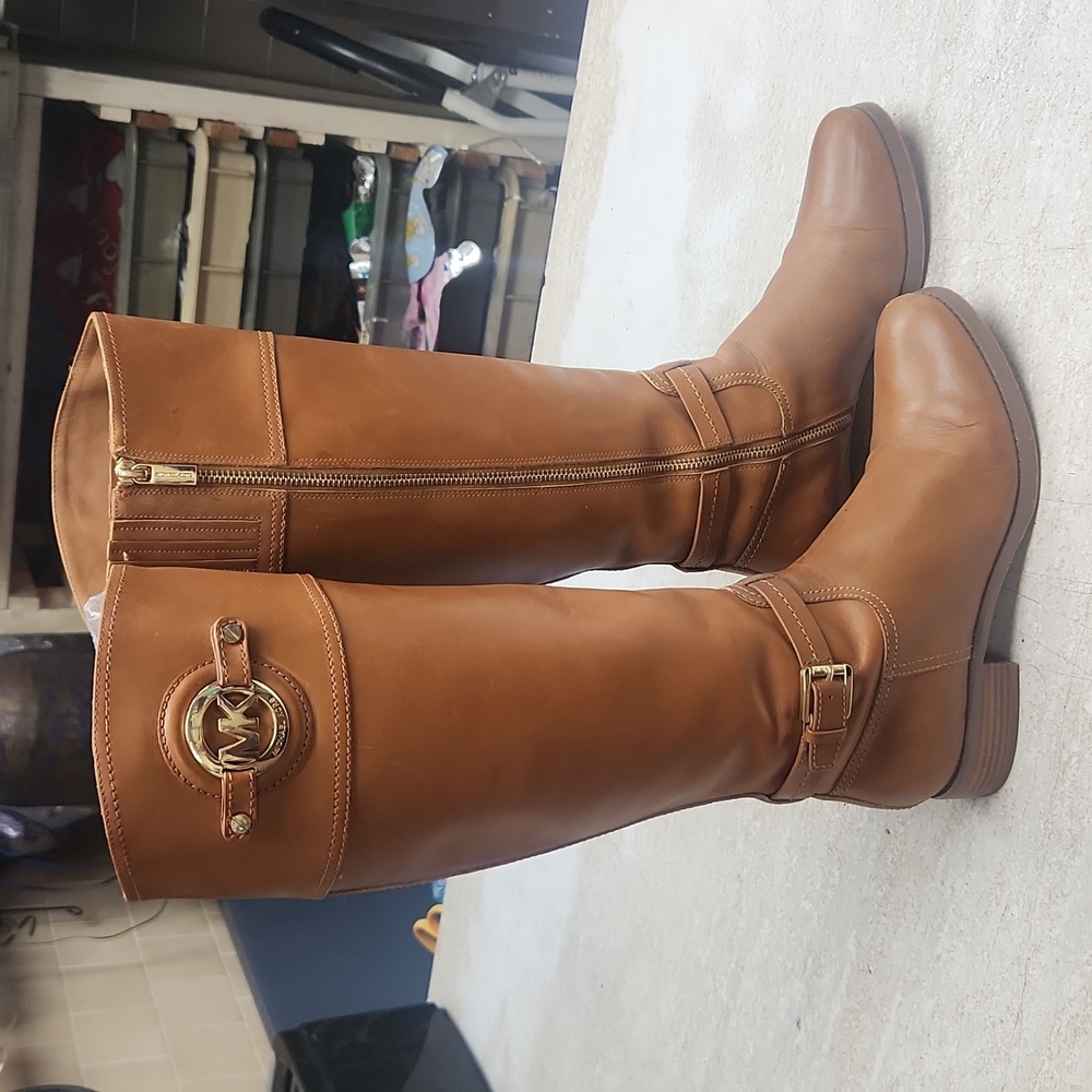 Michal Kors boots